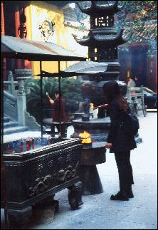 20120501-buddhist Shanghai_Jadebuddhatemple_incense tropical island.jpg